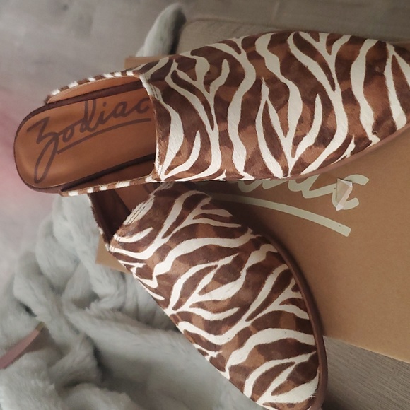 ZODIAC Zebra stripe calf hair mule slides NIB - Picture 3 of 7